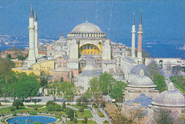 Santa Sofia fu la chiesa madre dell'Oriente bizantino. Oggi &egrave; una moschea.