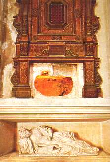 chiesa di Siracusa: il loculo vuoto dove era sepolta Lucia