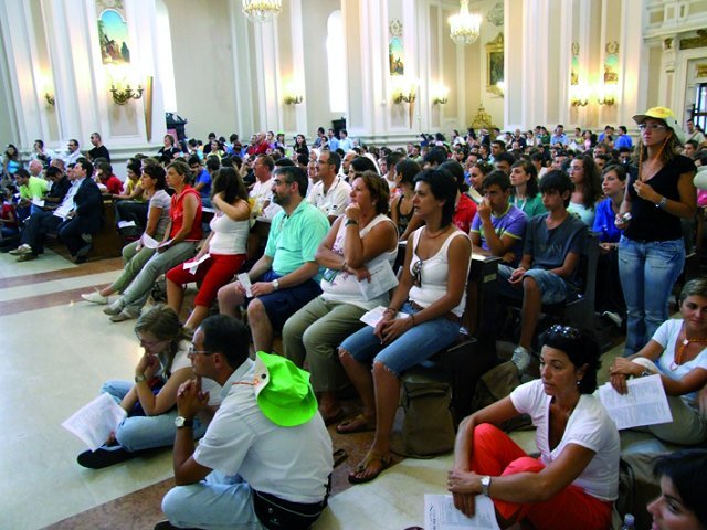 I giovani in cattedrale con padre Bruno