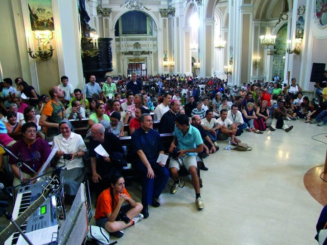 I giovani in cattedrale con padre Bruno